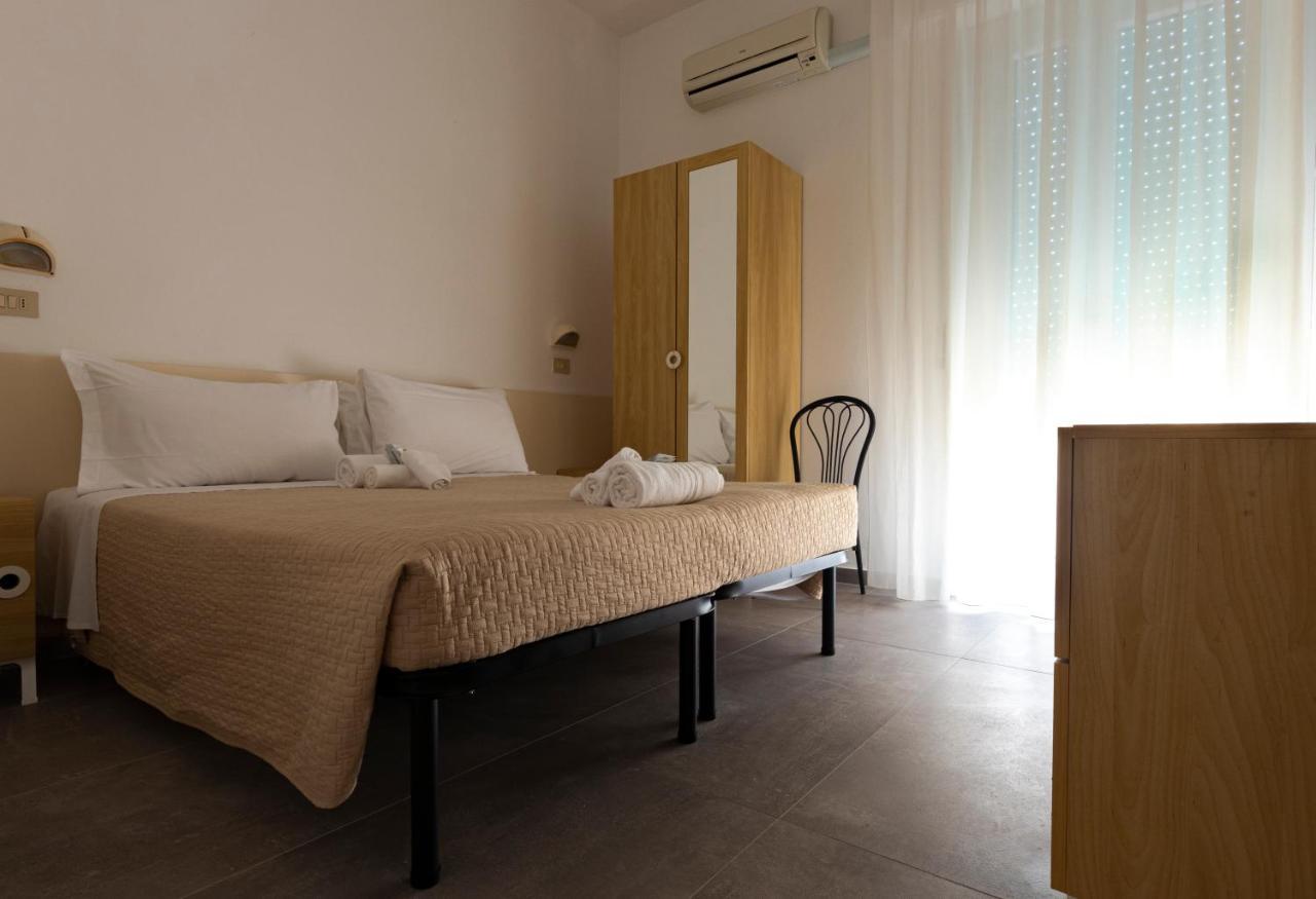 Hotel Baden Baden Rimini Bagian luar foto