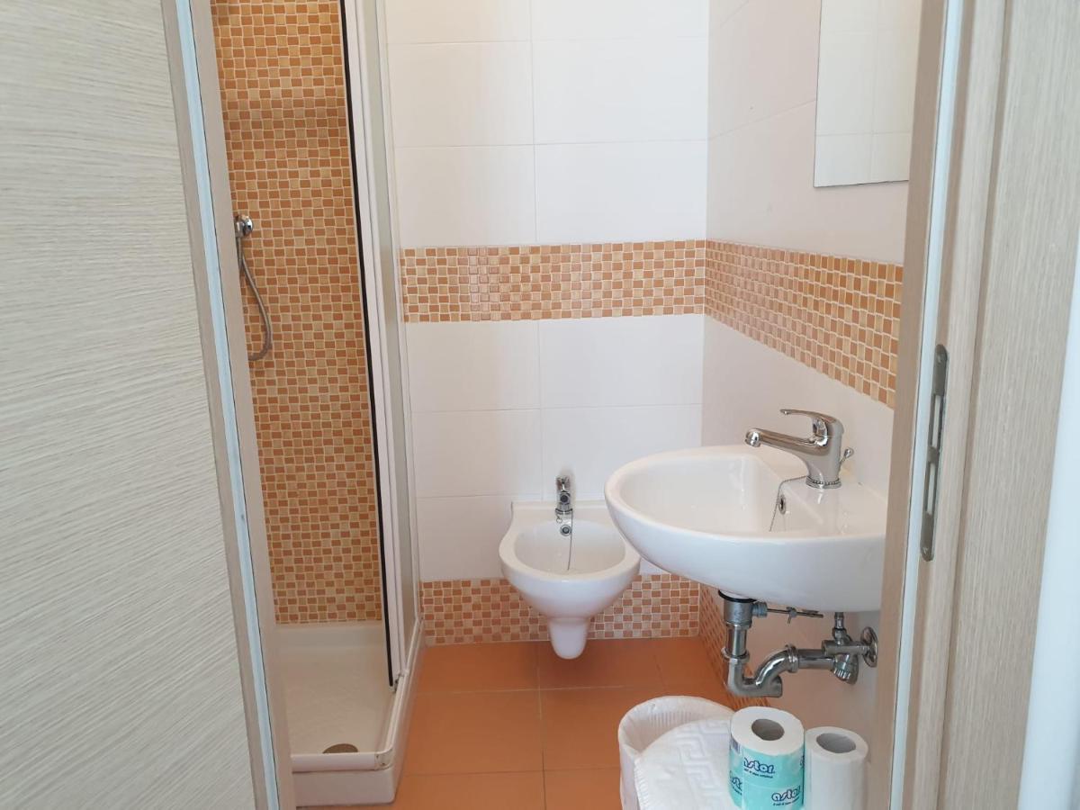 Hotel Baden Baden Rimini Bagian luar foto