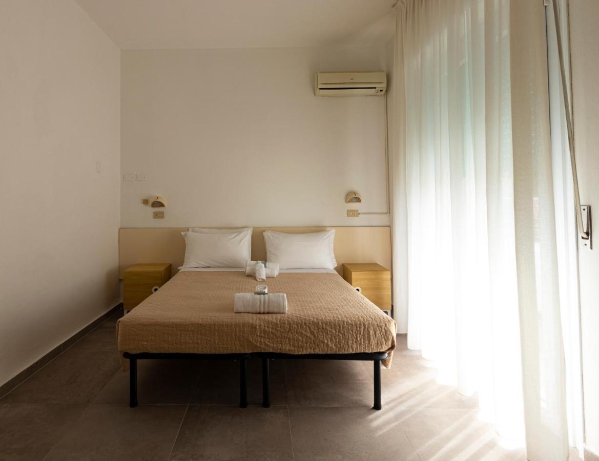 Hotel Baden Baden Rimini Bagian luar foto